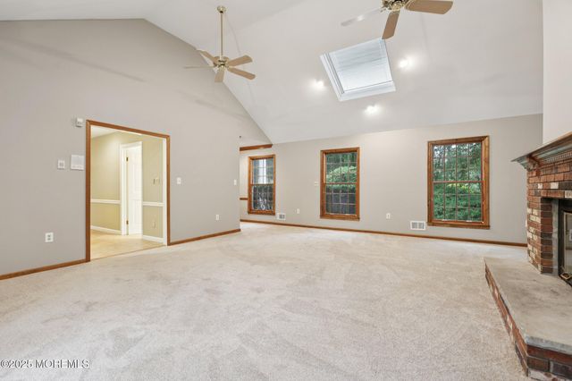 8 Aspen Court, Holmdel, NJ 07733