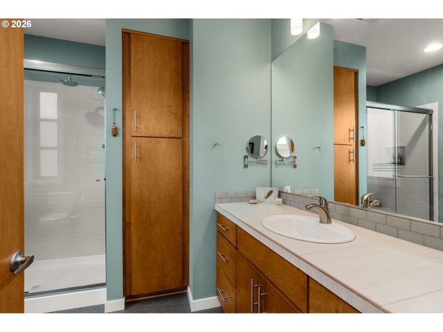 4939 Ne 26TH Ave, Portland, OR 97211