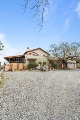 9075 Mesa Vista Street, Apple Valley, CA 92308