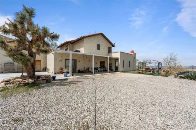 9075 Mesa Vista Street, Apple Valley, CA 92308