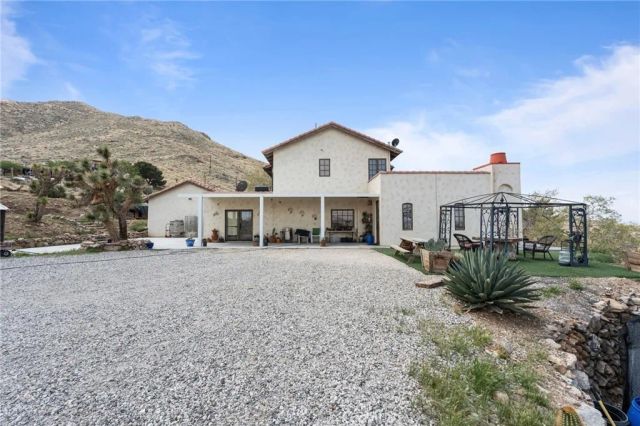 9075 Mesa Vista Street, Apple Valley, CA 92308