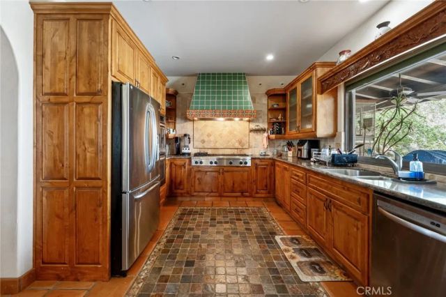 9075 Mesa Vista Street, Apple Valley, CA 92308