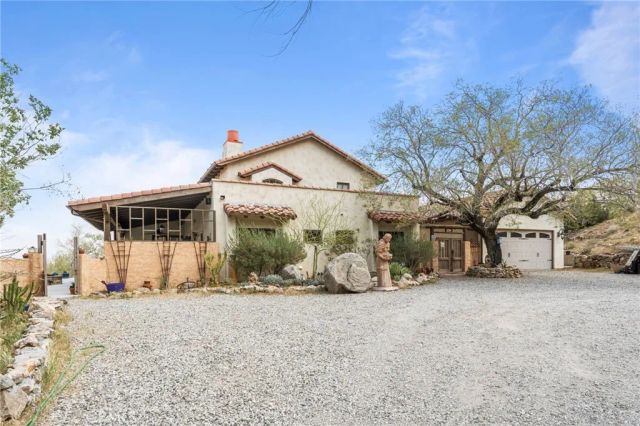 9075 Mesa Vista Street, Apple Valley, CA 92308