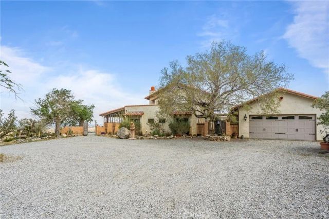 9075 Mesa Vista Street, Apple Valley, CA 92308
