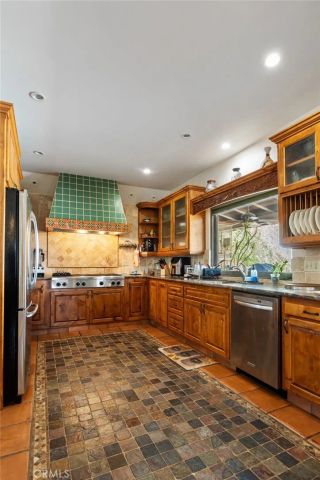 9075 Mesa Vista Street, Apple Valley, CA 92308