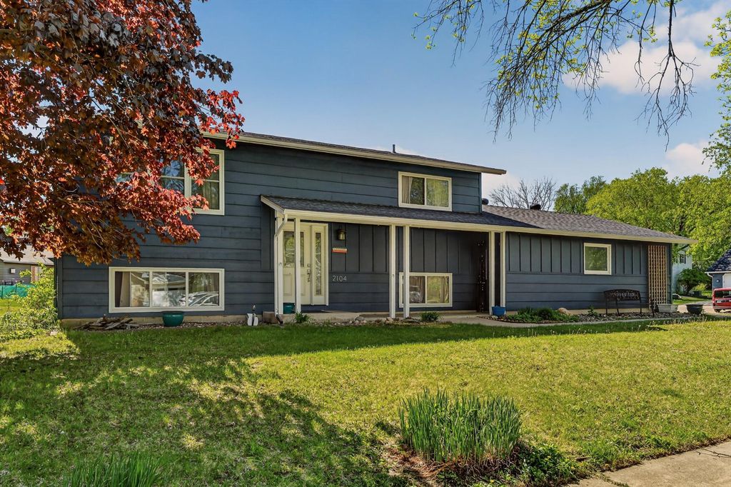 2104 Telemark Lane NW, Rochester, MN 55901