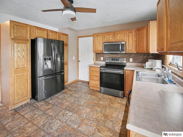 1123 Rainy River Bay, Lincoln, NE 68505