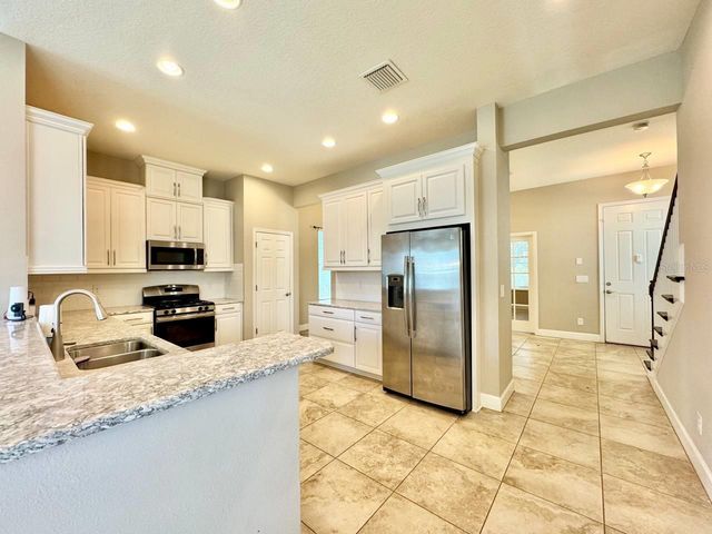 11127 WINTHROP LAKE DRIVE, Riverview, FL 33578