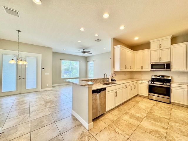 11127 WINTHROP LAKE DRIVE, Riverview, FL 33578
