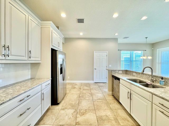 11127 WINTHROP LAKE DRIVE, Riverview, FL 33578