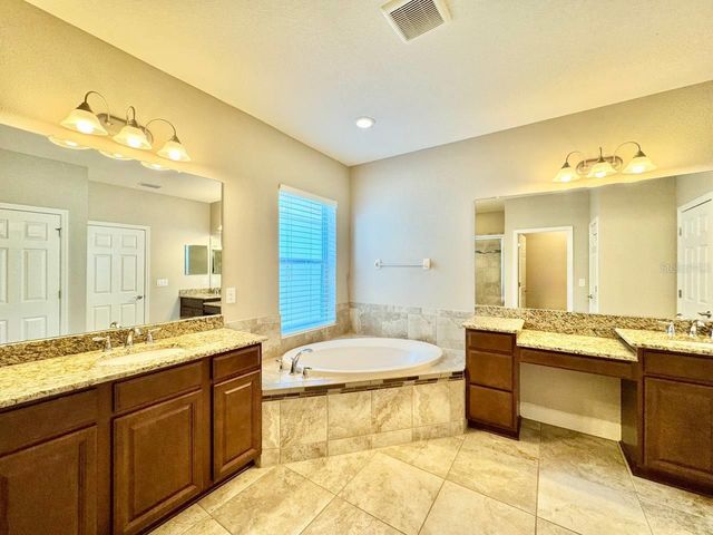 11127 WINTHROP LAKE DRIVE, Riverview, FL 33578