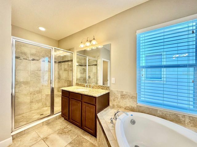 11127 WINTHROP LAKE DRIVE, Riverview, FL 33578