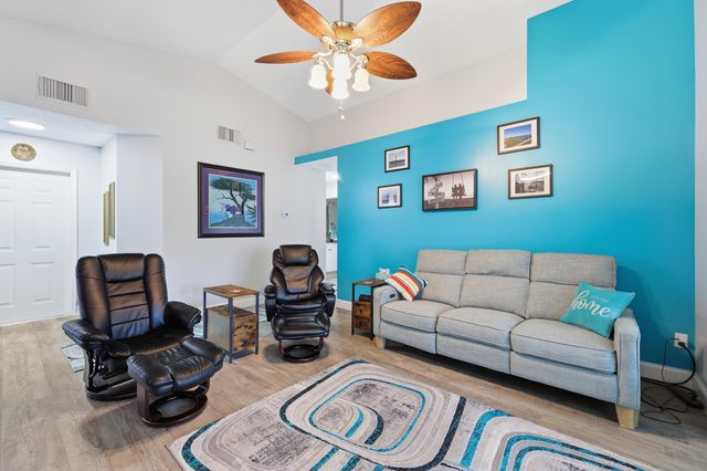 5900 Travelers Way, Fort Pierce, FL 34982