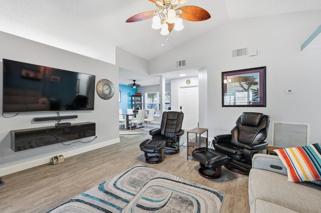 5900 Travelers Way, Fort Pierce, FL 34982