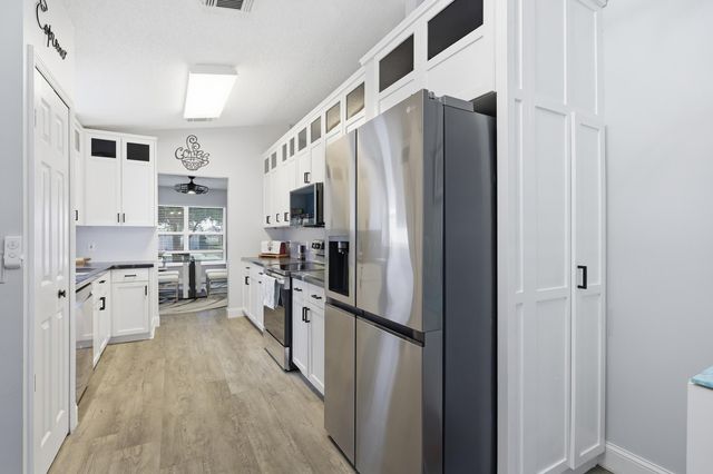 5900 Travelers Way, Fort Pierce, FL 34982