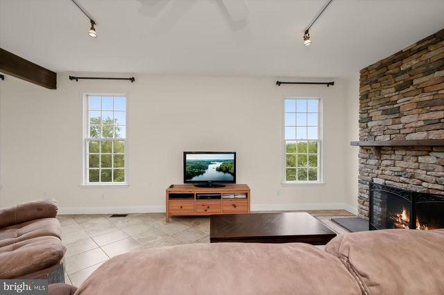 6 KEIL MANOR CT, White Hall, MD 21161