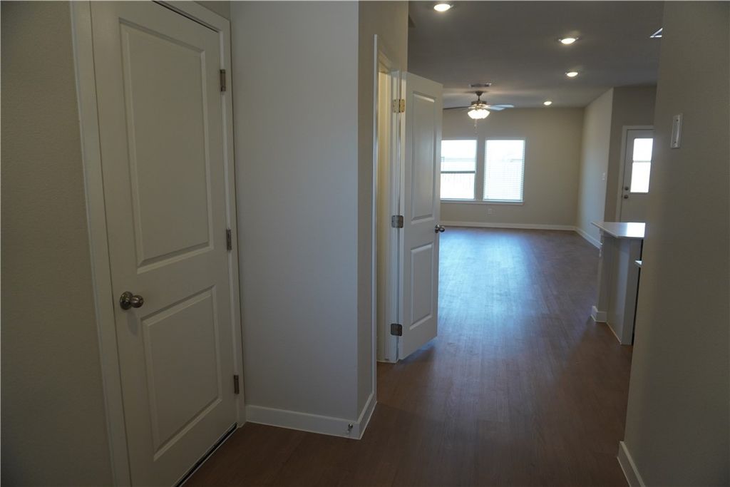 7601 Lacey Dr, Corpus Christi, TX 78414 — photo 3