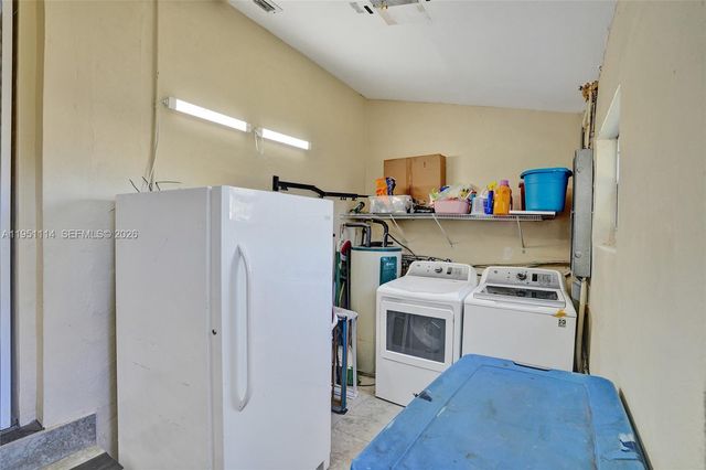 611 NE 171st St, North Miami Beach, FL 33162