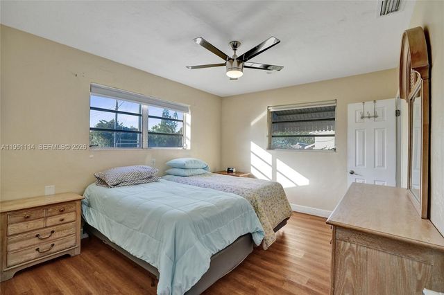 611 NE 171st St, North Miami Beach, FL 33162