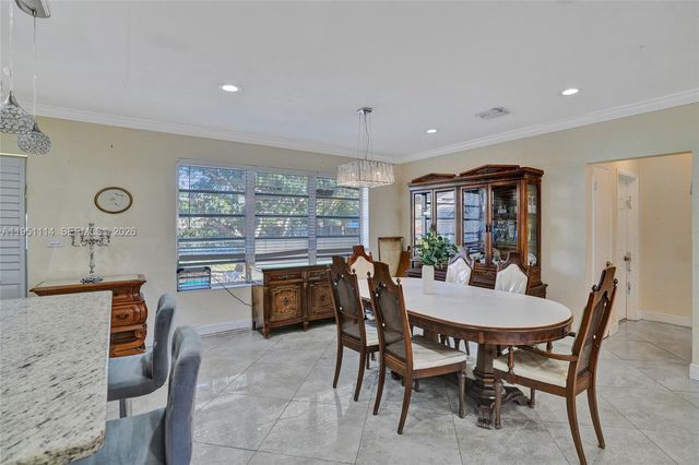 611 NE 171st St, North Miami Beach, FL 33162