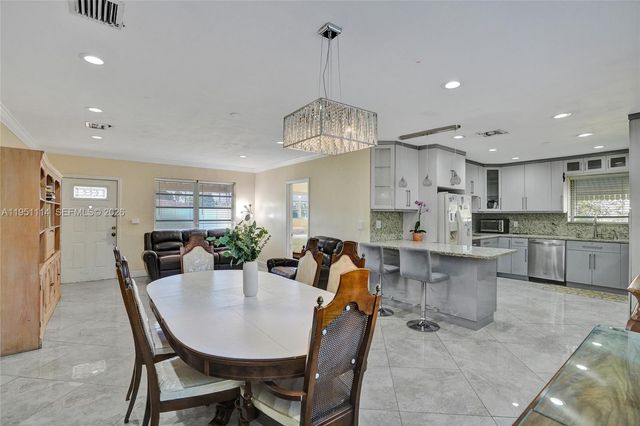 611 NE 171st St, North Miami Beach, FL 33162