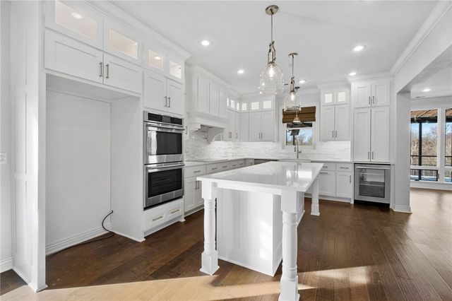 694 E Bowen Boulevard, Fayetteville, AR 72703