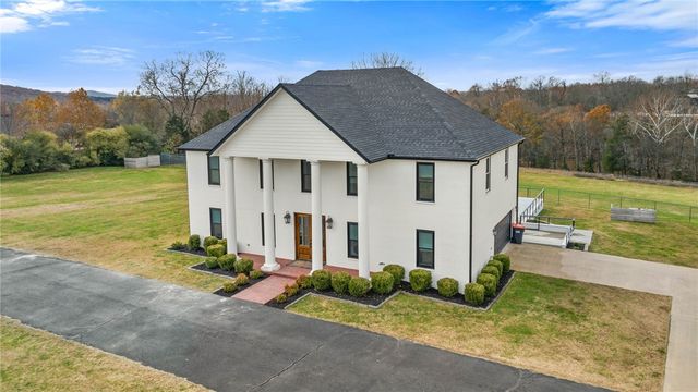 694 E Bowen Boulevard, Fayetteville, AR 72703