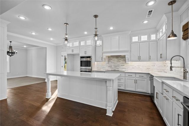 694 E Bowen Boulevard, Fayetteville, AR 72703