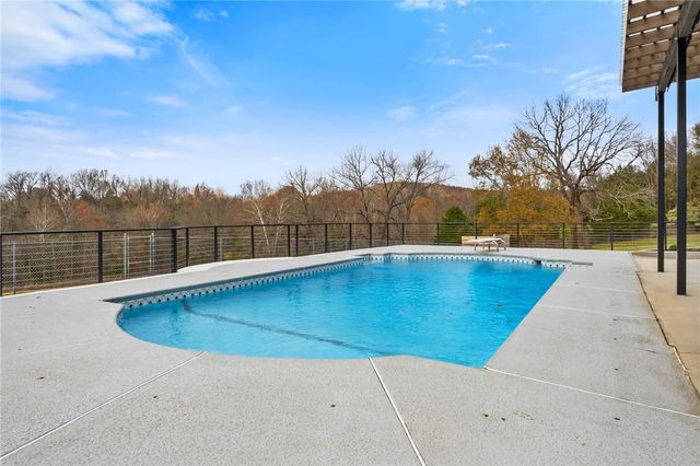 694 E Bowen Boulevard, Fayetteville, AR 72703