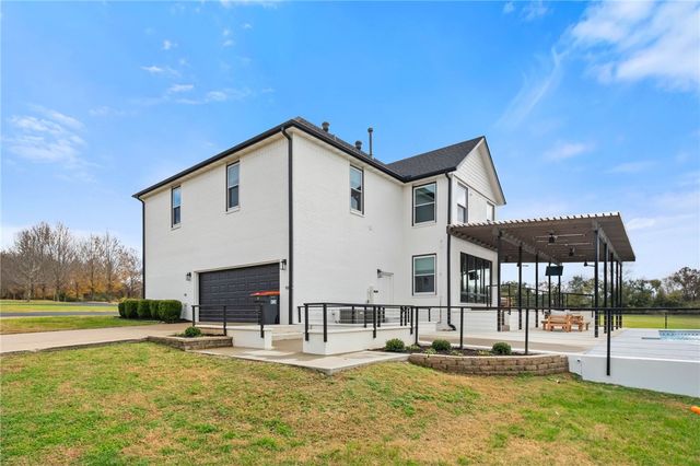 694 E Bowen Boulevard, Fayetteville, AR 72703