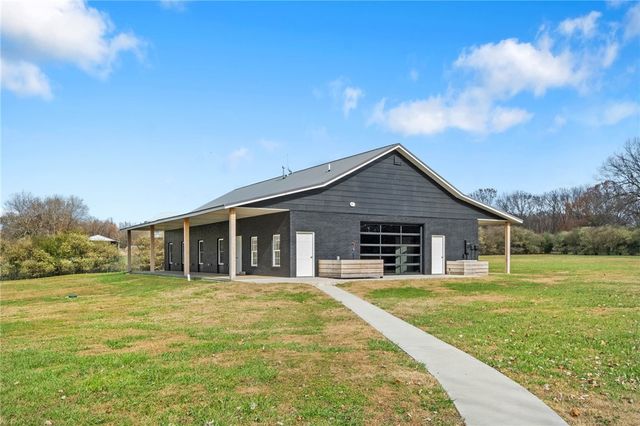 694 E Bowen Boulevard, Fayetteville, AR 72703