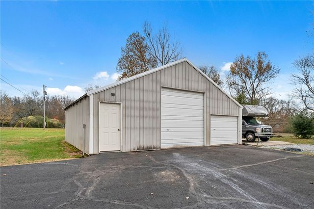 694 E Bowen Boulevard, Fayetteville, AR 72703