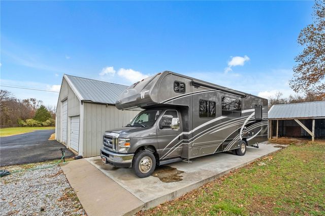 694 E Bowen Boulevard, Fayetteville, AR 72703