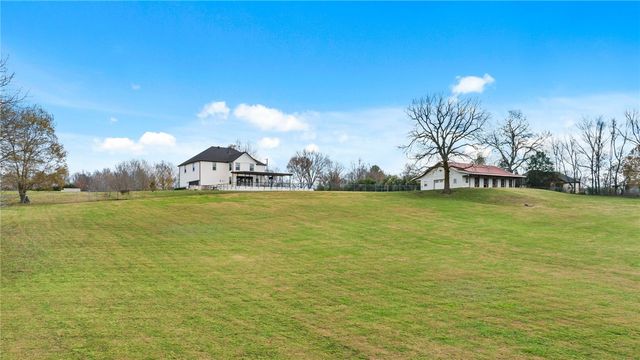 694 E Bowen Boulevard, Fayetteville, AR 72703