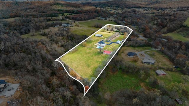 694 E Bowen Boulevard, Fayetteville, AR 72703