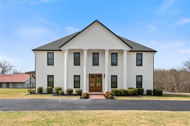 694 E Bowen Boulevard, Fayetteville, AR 72703