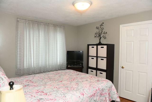9 Mallory Court, Cranston, RI 02910