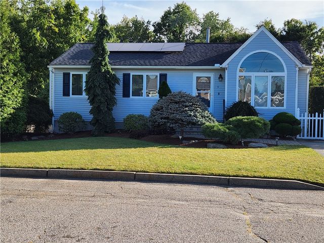 9 Mallory Court, Cranston, RI 02910