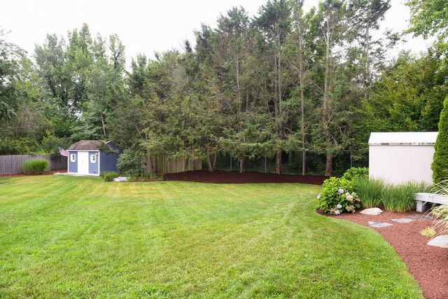 9 Mallory Court, Cranston, RI 02910