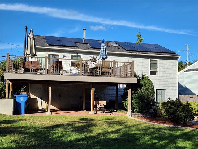 9 Mallory Court, Cranston, RI 02910