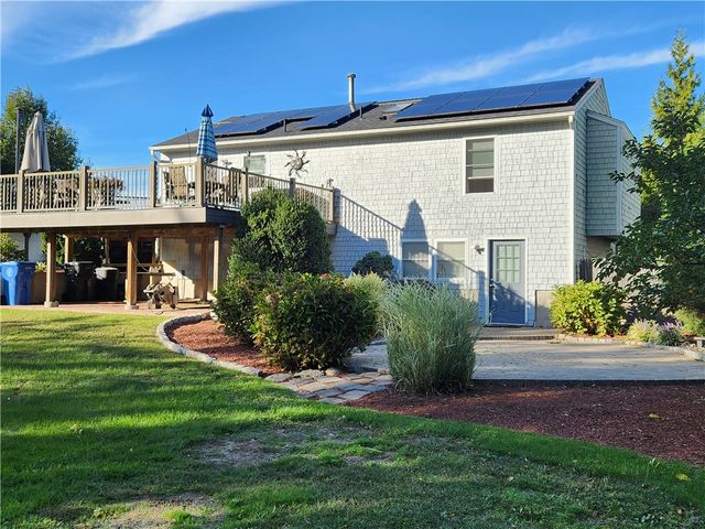 9 Mallory Court, Cranston, RI 02910