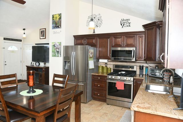9 Mallory Court, Cranston, RI 02910