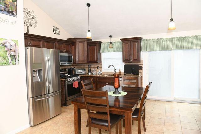 9 Mallory Court, Cranston, RI 02910