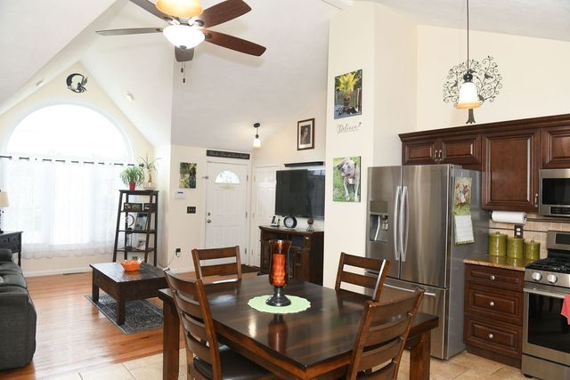 9 Mallory Court, Cranston, RI 02910