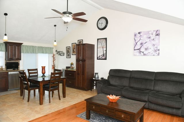 9 Mallory Court, Cranston, RI 02910