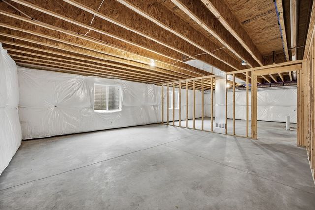 2818 Mary Drive, Hiawatha, IA 52233