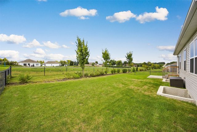 2818 Mary Drive, Hiawatha, IA 52233