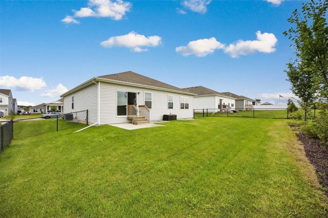 2818 Mary Drive, Hiawatha, IA 52233