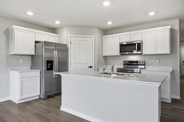 2818 Mary Drive, Hiawatha, IA 52233