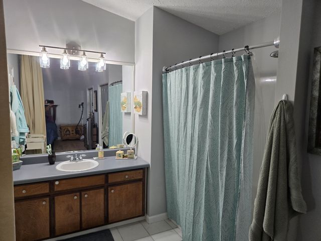 1000 Patio Dr, Nashville, TN 37214